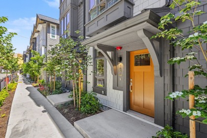 Photo 2 at 105 - 2304 Emery Court, Lynn Valley, North Vancouver