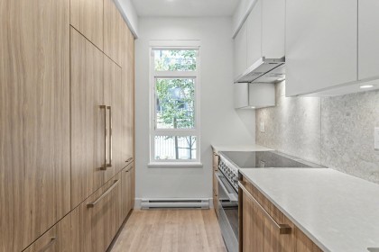 Photo 9 at 105 - 2304 Emery Court, Lynn Valley, North Vancouver