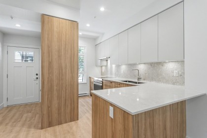 Photo 8 at 105 - 2304 Emery Court, Lynn Valley, North Vancouver