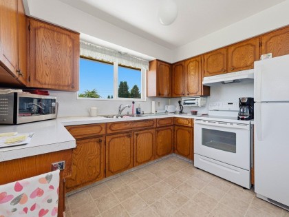 Photo 9 at 1218 Chamberlain Drive, Lynn Valley, North Vancouver