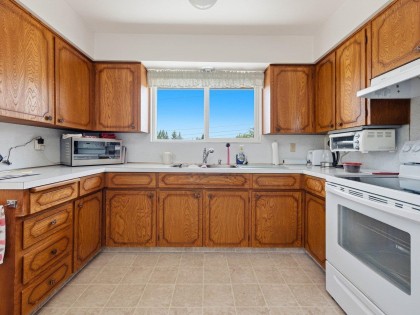 Photo 10 at 1218 Chamberlain Drive, Lynn Valley, North Vancouver
