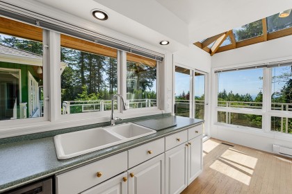 Photo 10 at 4415 Woodcrest Road, Cypress Park Estates, West Vancouver