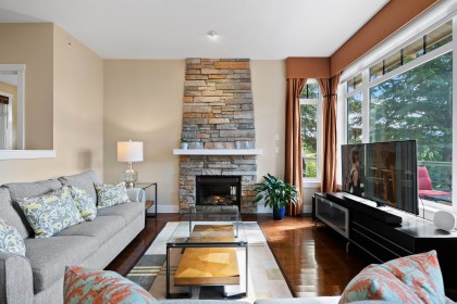 Photo 9 at 300 Ocean Crest Drive, Furry Creek, West Vancouver