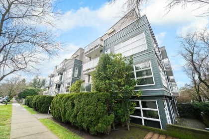 Photo 2 at 104 - 2815 Yew Street, Kitsilano, Vancouver West