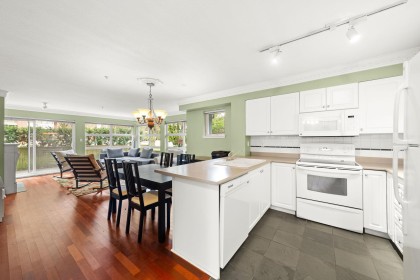 Photo 3 at 104 - 2815 Yew Street, Kitsilano, Vancouver West