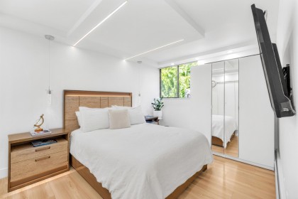 Photo 10 at L1 - 555 13th Street, Ambleside, West Vancouver