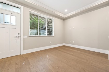 Photo 2 at 7523 Yukon Street, Marpole, Vancouver West