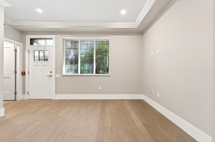 Photo 3 at 7523 Yukon Street, Marpole, Vancouver West