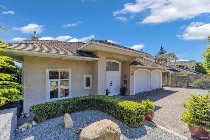 Photo 2 at 2322 Lawson Avenue, Dundarave, West Vancouver