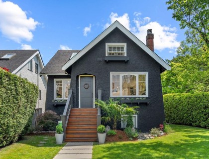 Photo 2 at 3392 W 8th Avenue, Kitsilano, Vancouver West