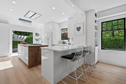 Photo 9 at 3392 W 8th Avenue, Kitsilano, Vancouver West