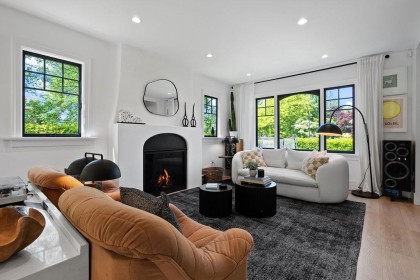 Photo 4 at 3392 W 8th Avenue, Kitsilano, Vancouver West