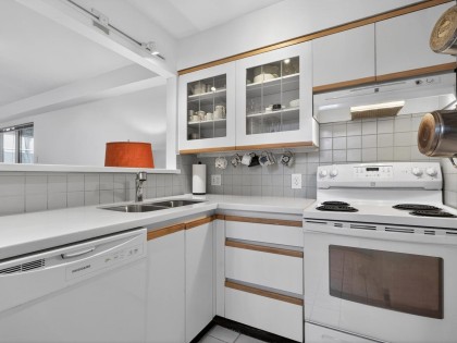 Photo 9 at 313 - 2175 W 3rd Avenue, Kitsilano, Vancouver West