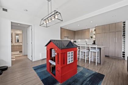 Photo 11 at 306 - 707 E 3rd Street, Queensbury, North Vancouver