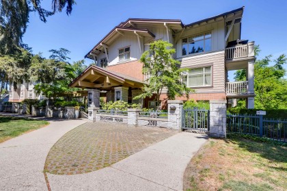 Photo 1 at 423 - 2083 W 33rd Avenue, Quilchena, Vancouver West