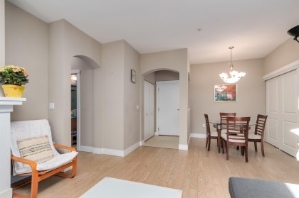 Photo 5 at 423 - 2083 W 33rd Avenue, Quilchena, Vancouver West