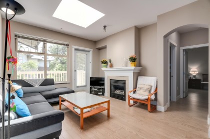 Photo 4 at 423 - 2083 W 33rd Avenue, Quilchena, Vancouver West