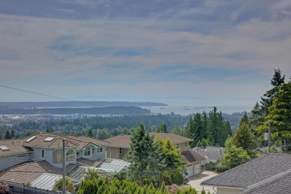 Photo 12 at 3821 Lonsdale Avenue, Upper Lonsdale, North Vancouver