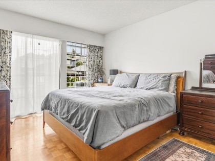 Photo 16 at 7611 Oak Street, South Granville, Vancouver West