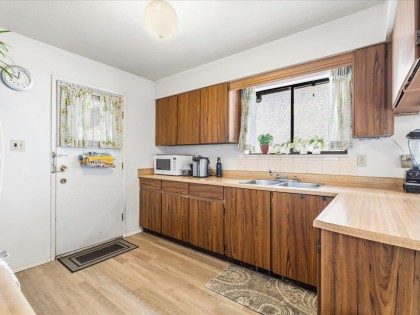 Photo 10 at 7611 Oak Street, South Granville, Vancouver West