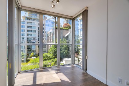 Photo 16 at 501 - 1228 Marinaside Crescent, Yaletown, Vancouver West