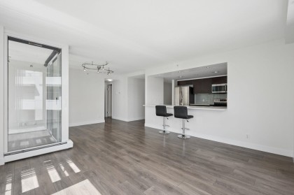 Photo 10 at 501 - 1228 Marinaside Crescent, Yaletown, Vancouver West