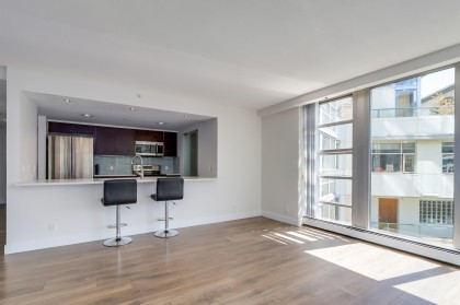 Photo 8 at 501 - 1228 Marinaside Crescent, Yaletown, Vancouver West