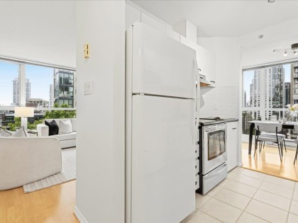 Photo 12 at 708 - 1188 Richards Street, Yaletown, Vancouver West