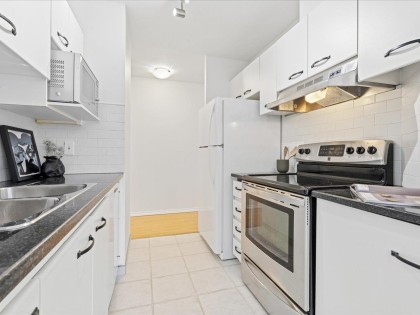 Photo 10 at 708 - 1188 Richards Street, Yaletown, Vancouver West