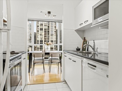 Photo 11 at 708 - 1188 Richards Street, Yaletown, Vancouver West