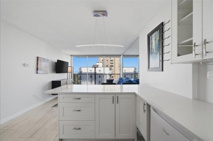 Photo 9 at 802 - 1251 Cardero Street, West End VW, Vancouver West