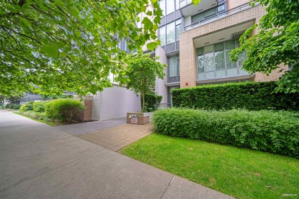 Photo 3 at 704 - 2565 Maple Street, Kitsilano, Vancouver West