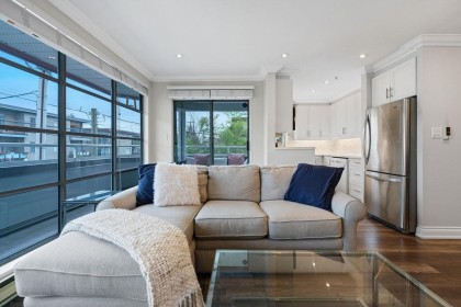 Photo 5 at 203 - 2287 W 3rd Avenue, Kitsilano, Vancouver West
