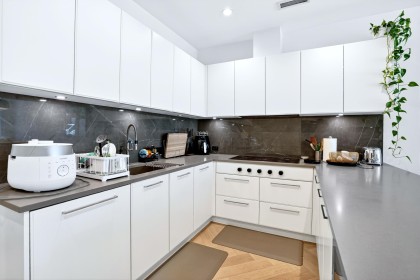 Photo 10 at 518 W 30th Avenue, Cambie, Vancouver West