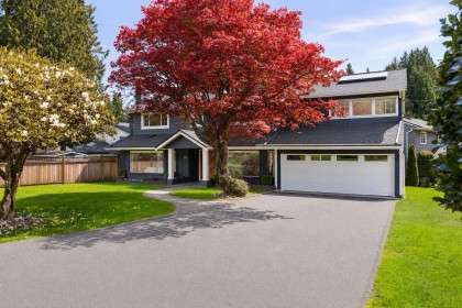 Photo 2 at 510 Newdale Place, Cedardale, West Vancouver
