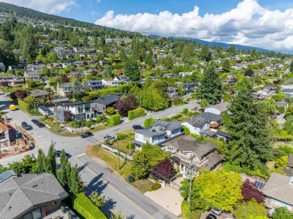 Photo 7 at 1450 25th Street, Dundarave, West Vancouver