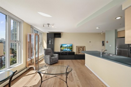 Photo 13 at 1207 - 1009 Expo Boulevard, Yaletown, Vancouver West