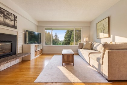 Photo 3 at 1438 Mcnair Drive, Lynn Valley, North Vancouver