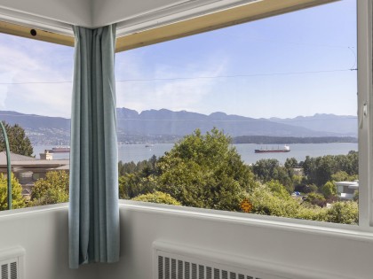 Photo 3 at 4514 Bellevue Drive, Point Grey, Vancouver West