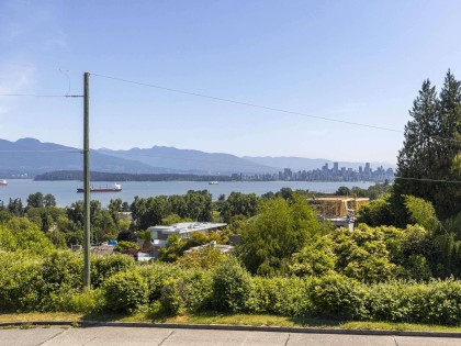 Photo 1 at 4514 Bellevue Drive, Point Grey, Vancouver West