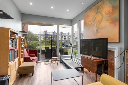 Photo 18 at 1596 Island Park Walk, False Creek, Vancouver West