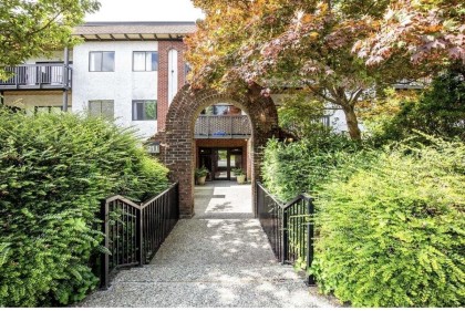 Photo 1 at 203 - 211 W 3rd Street, Lower Lonsdale, North Vancouver