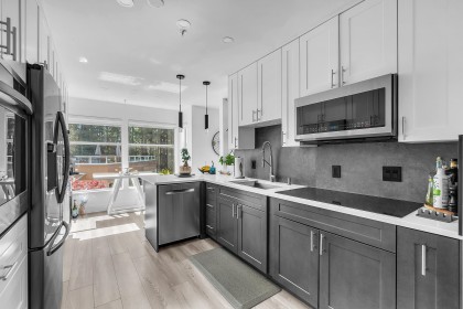 Photo 13 at 8 - 2425 Edgemont Boulevard, Mosquito Creek, North Vancouver