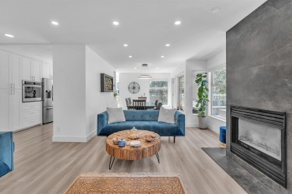 Photo 8 at 8 - 2425 Edgemont Boulevard, Mosquito Creek, North Vancouver