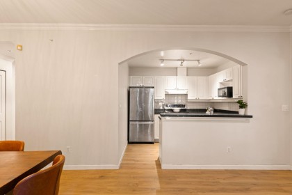 Photo 7 at 102 - 2588 Alder Street, Fairview VW, Vancouver West