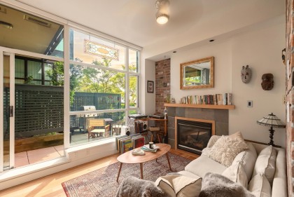 Photo 2 at 218 - 2515 Ontario Street, Mount Pleasant VW, Vancouver West