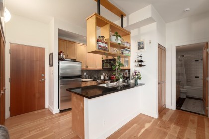 Photo 9 at 218 - 2515 Ontario Street, Mount Pleasant VW, Vancouver West