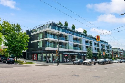 Photo 1 at 201 - 3596 W 28th Avenue, Dunbar, Vancouver West