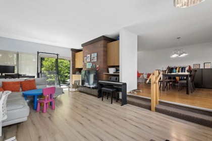 Photo 4 at 406 Greensboro Place, South Cambie, Vancouver West