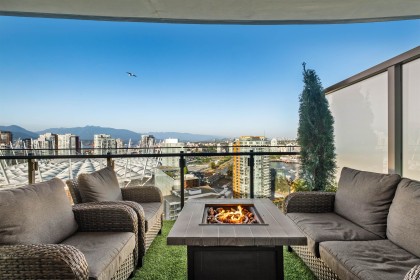 Photo 1 at 2916 - 89 Nelson Street, Yaletown, Vancouver West